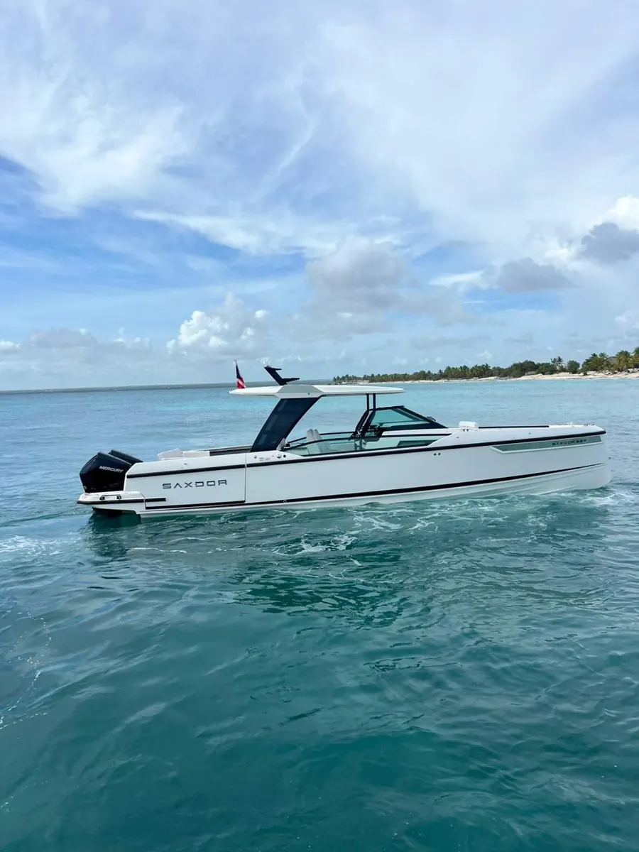 Saxdor 33, 33ft boat for private charter, up to 10 guests