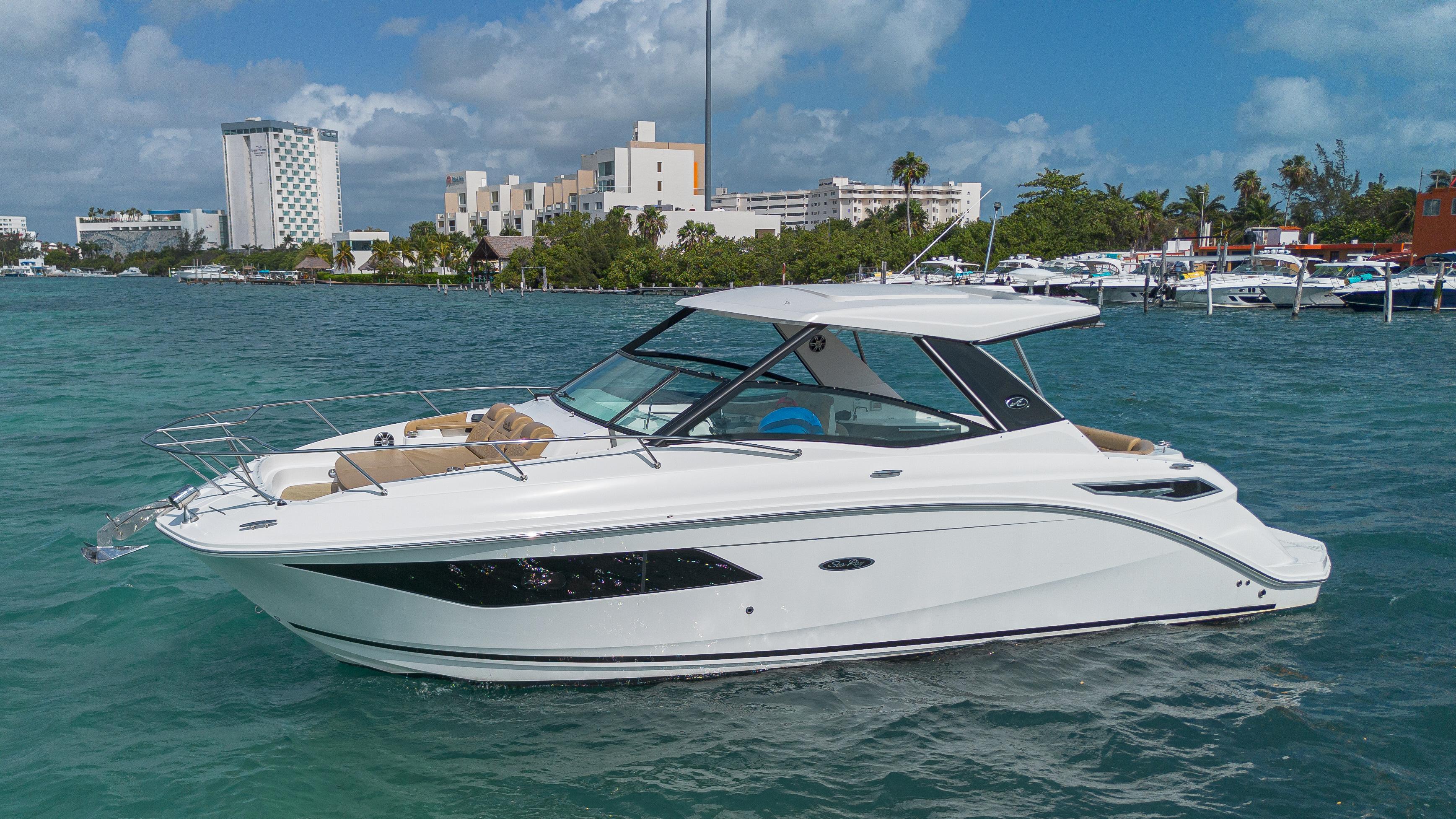 Sea Ray 370 Outboard photo 2